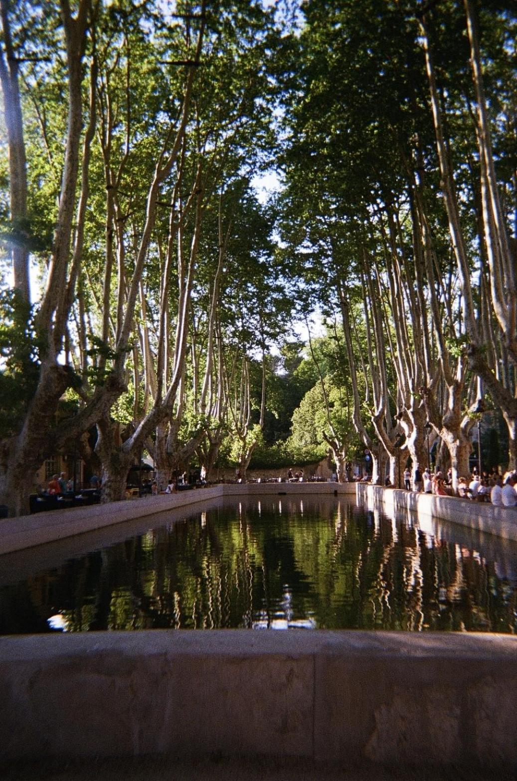 La Maison D'En Bas Des Seigneurs Cucuron Exteriér fotografie