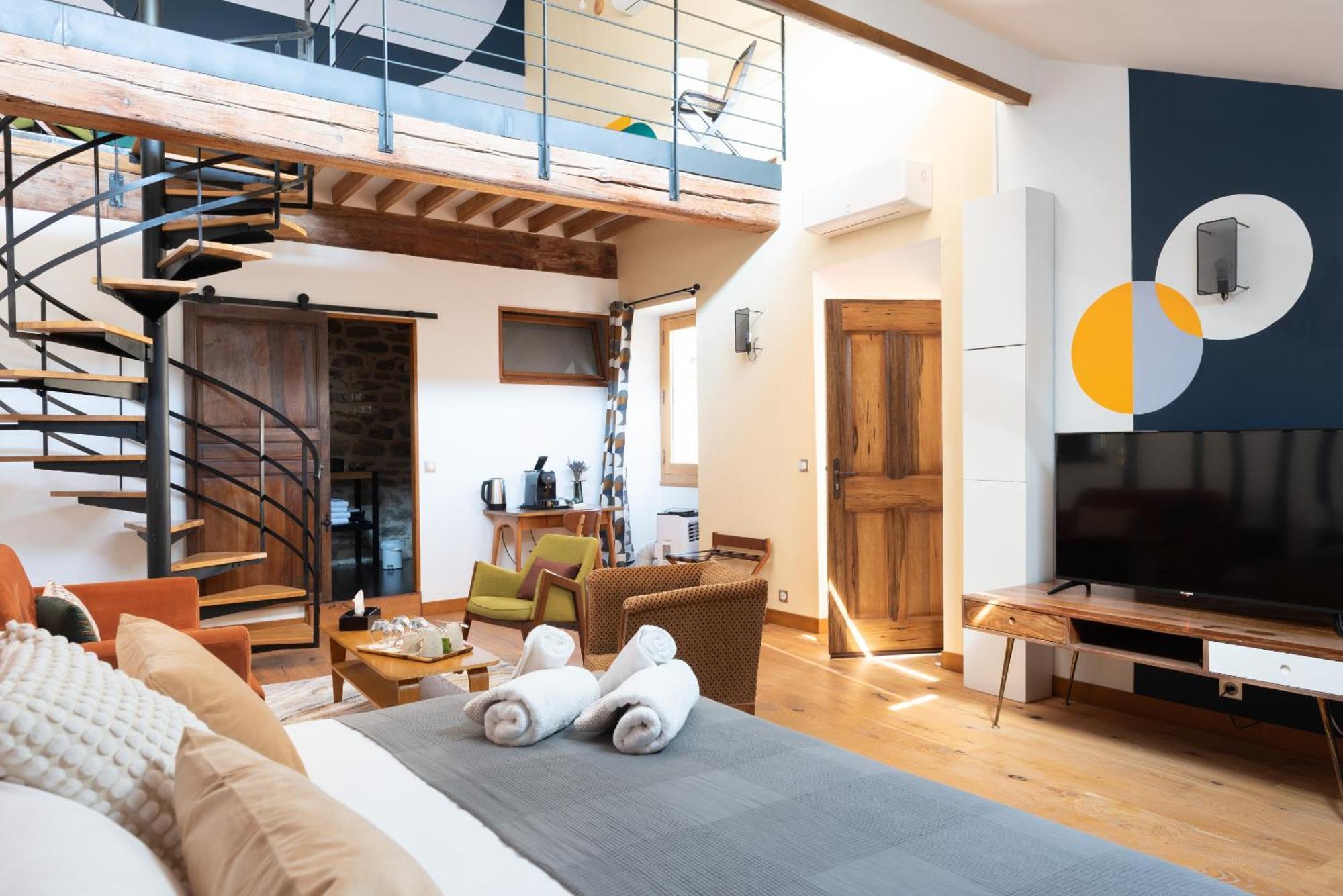 La Maison D'En Bas Des Seigneurs Cucuron Exteriér fotografie